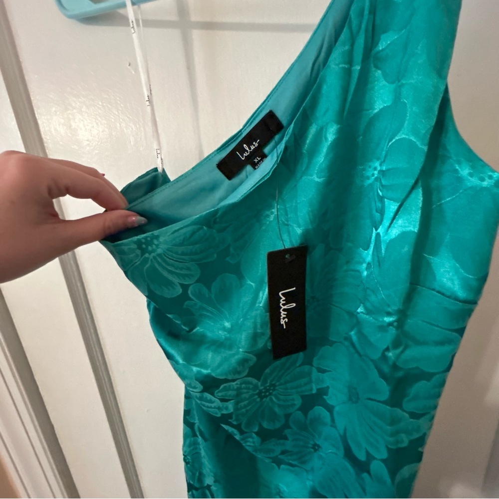 NWT Lulus Chasing Desire Teal Green Satin Jacquard One-Shoulder Maxi Dress - Picture 6 of 8